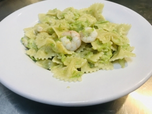 Farfalle zucchine e gamberetti