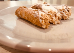 Cannolini freschi alla ricotta e al cioccolato